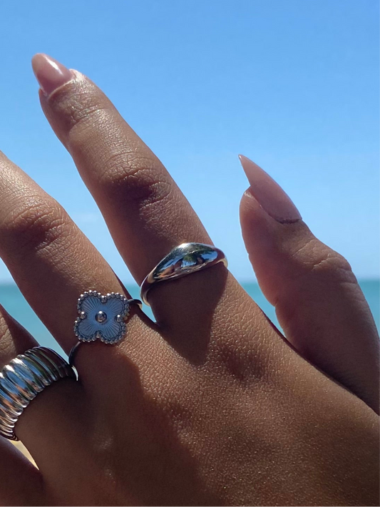 Signet ring